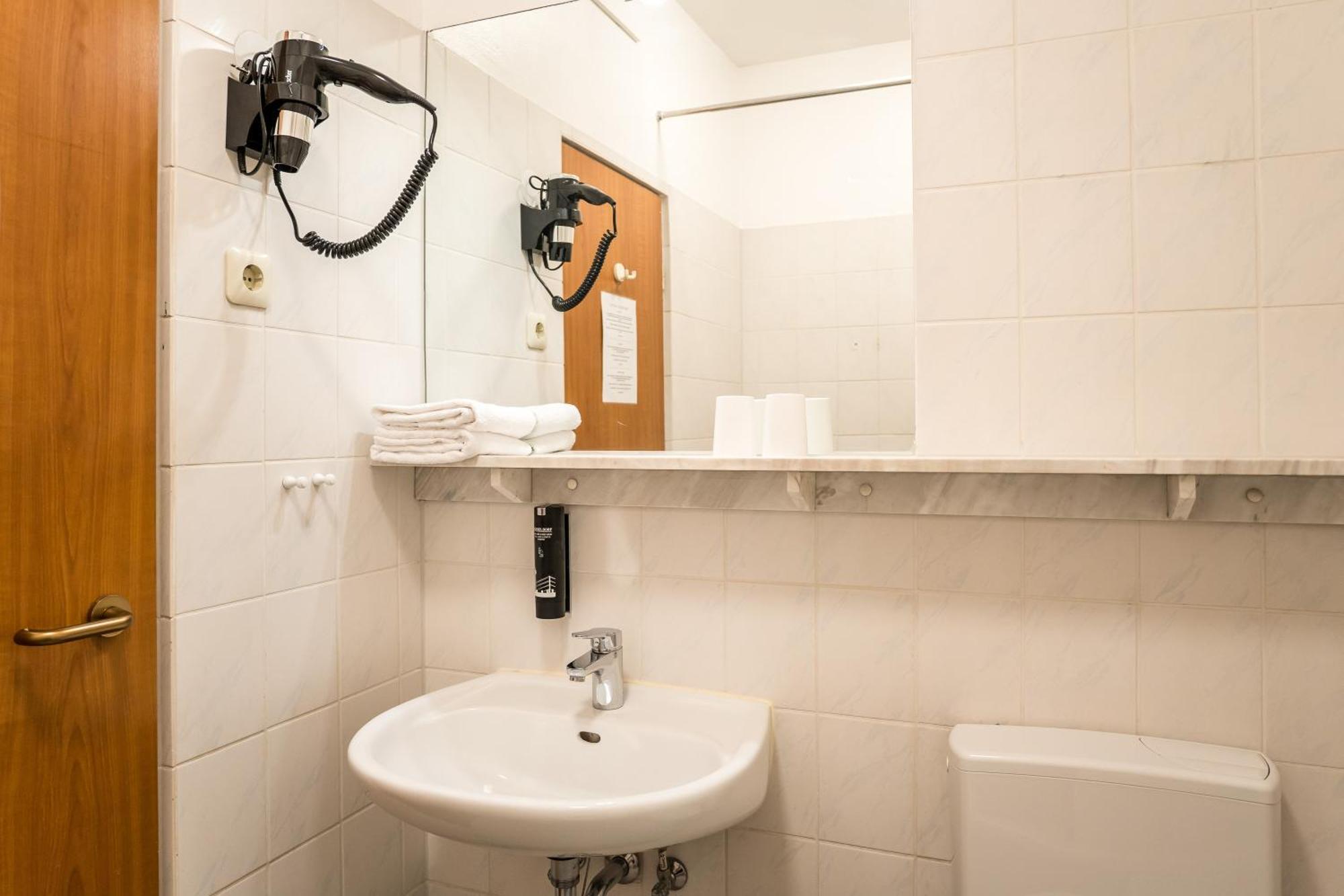 Antares Apartments Dusseldorf Bagian luar foto